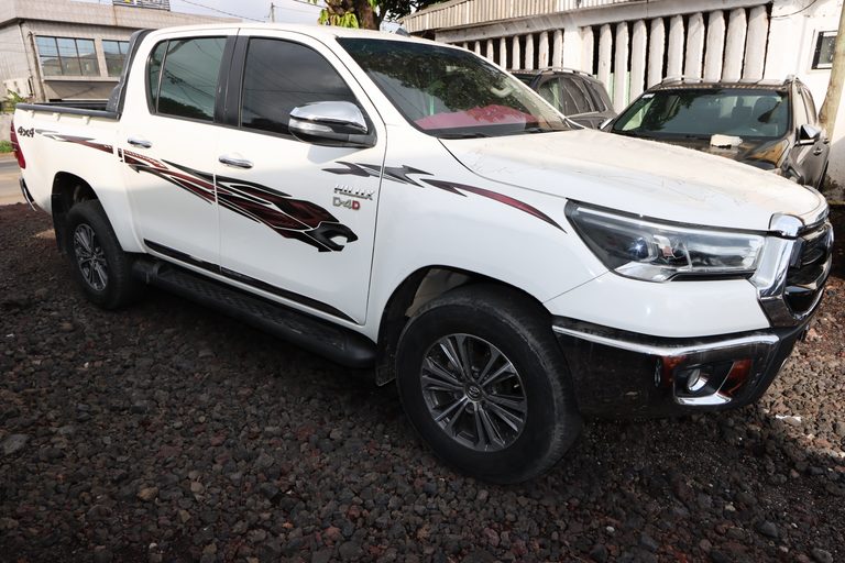 Toyota Hilux Double Cabin D-4D
